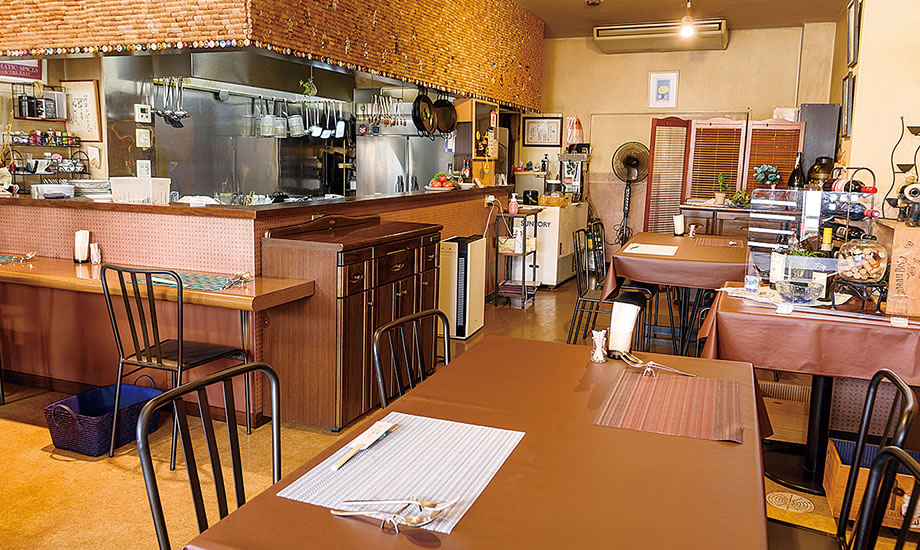 西洋酒菜 ファーストポイント 店内